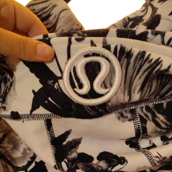 lululemon athletica Black and White Floral Jacket - Picture 3 of 4